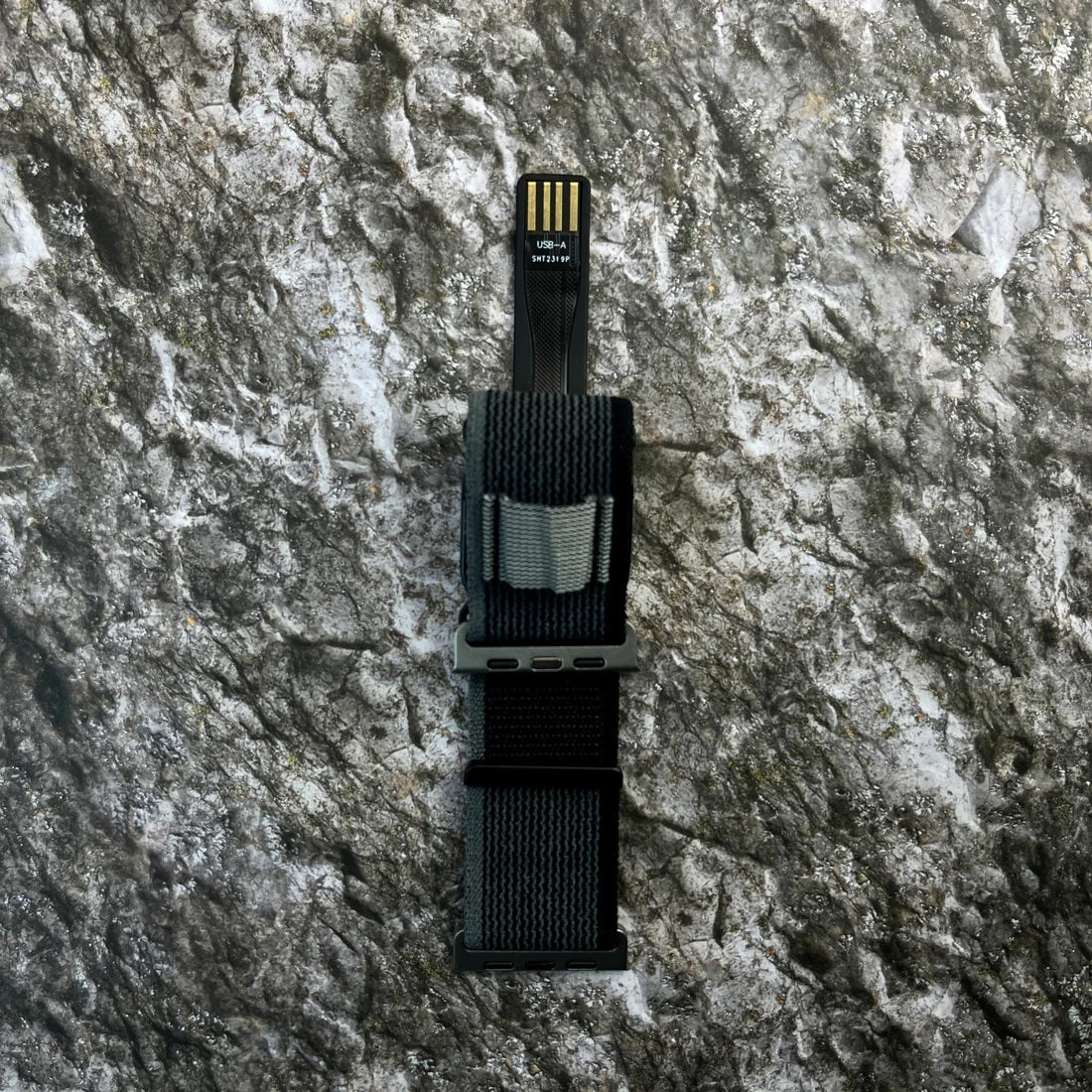 Travel Loop 2.0 - Bracelet Apple Watch en Tissu Chargement