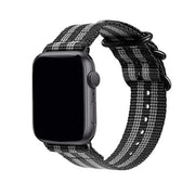 Strie - Bracelet NATO Apple Watch en Tissu Noir et Gris